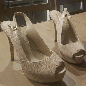 BCBGeneration Pumps, never worn